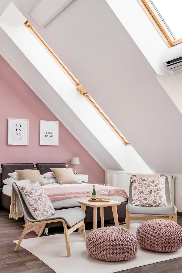 Vienna 15 Design Apartment 0*,
